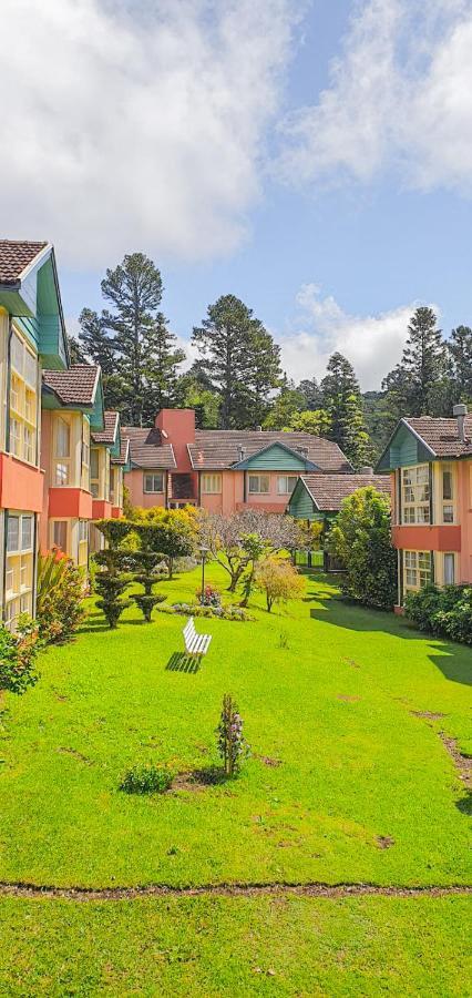 Duplex Floresta Negra - Sua Base Perfeita Em Gramado! Otima Localizacao Lagonegro 500M - 02 Quartos E 02 Banheiros Para Familia Em Condominio Fechad0, Cozinha Completa Com Garagem E Portaria 24H المظهر الخارجي الصورة