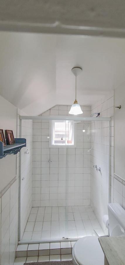 Duplex Floresta Negra - Sua Base Perfeita Em Gramado! Otima Localizacao Lagonegro 500M - 02 Quartos E 02 Banheiros Para Familia Em Condominio Fechad0, Cozinha Completa Com Garagem E Portaria 24H المظهر الخارجي الصورة