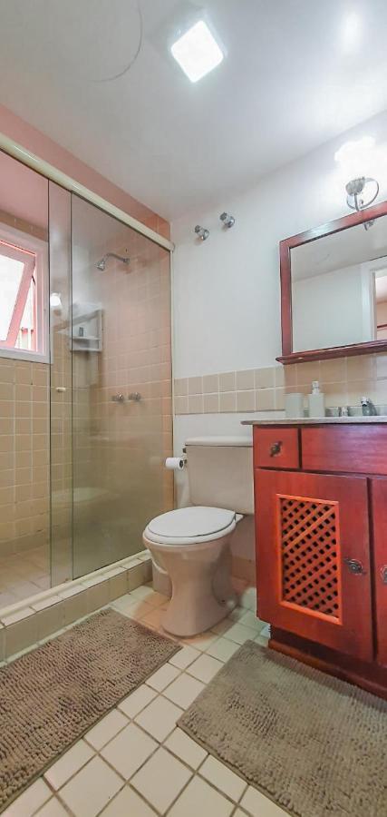 Duplex Floresta Negra - Sua Base Perfeita Em Gramado! Otima Localizacao Lagonegro 500M - 02 Quartos E 02 Banheiros Para Familia Em Condominio Fechad0, Cozinha Completa Com Garagem E Portaria 24H المظهر الخارجي الصورة