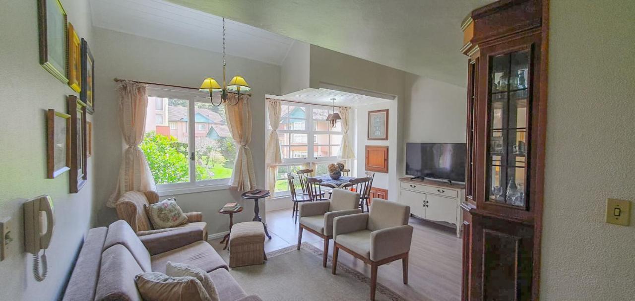 Duplex Floresta Negra - Sua Base Perfeita Em Gramado! Otima Localizacao Lagonegro 500M - 02 Quartos E 02 Banheiros Para Familia Em Condominio Fechad0, Cozinha Completa Com Garagem E Portaria 24H المظهر الخارجي الصورة