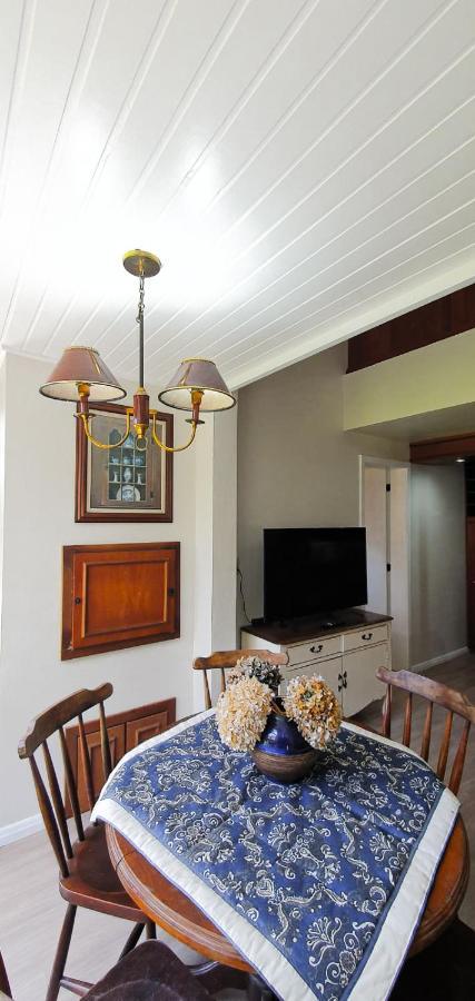 Duplex Floresta Negra - Sua Base Perfeita Em Gramado! Otima Localizacao Lagonegro 500M - 02 Quartos E 02 Banheiros Para Familia Em Condominio Fechad0, Cozinha Completa Com Garagem E Portaria 24H المظهر الخارجي الصورة